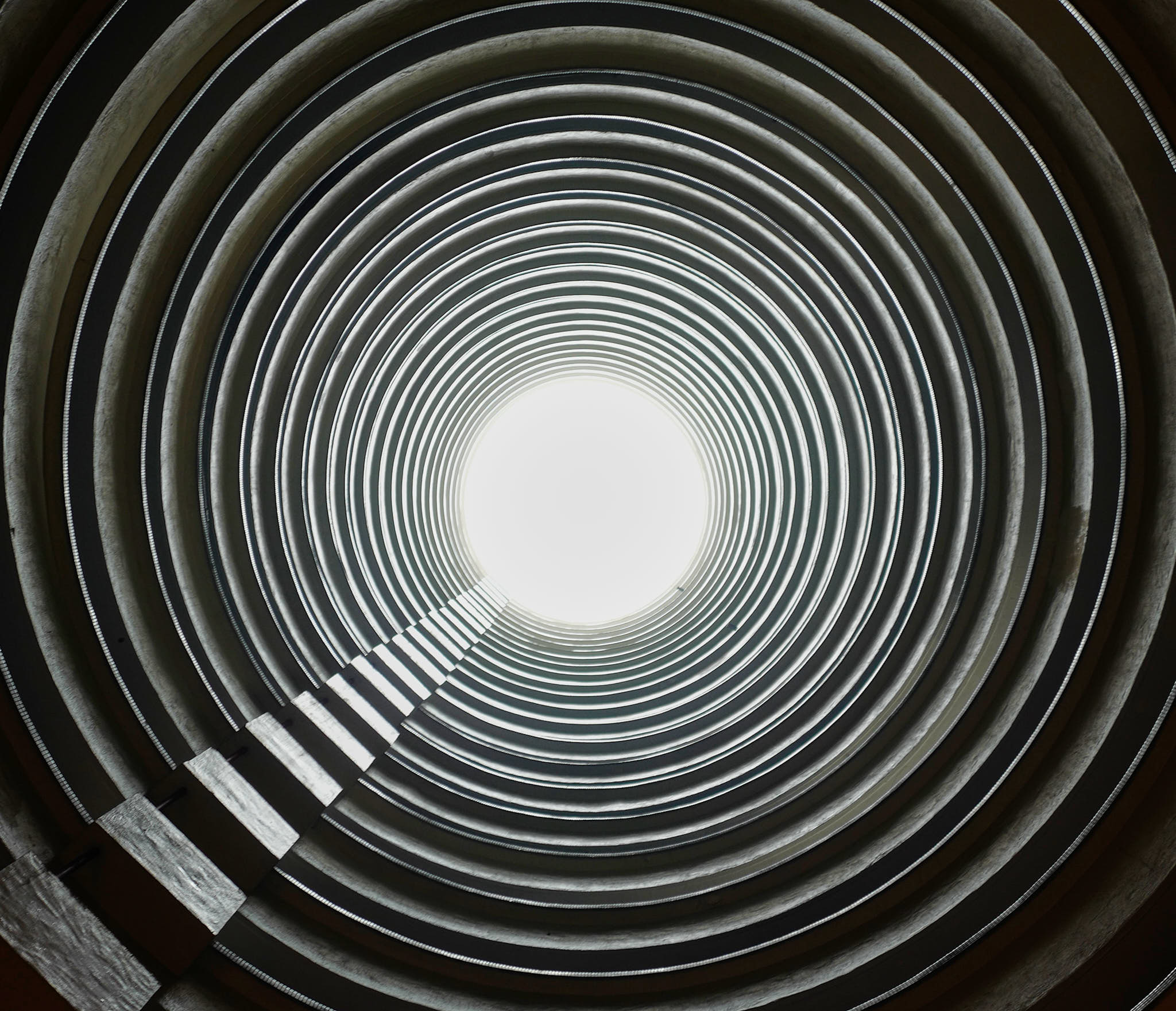 Looking up in a housing complex in Hong Kong, China; LEICA Q (Typ 116) 28mm ISO-100 1/30sec f/1.7
