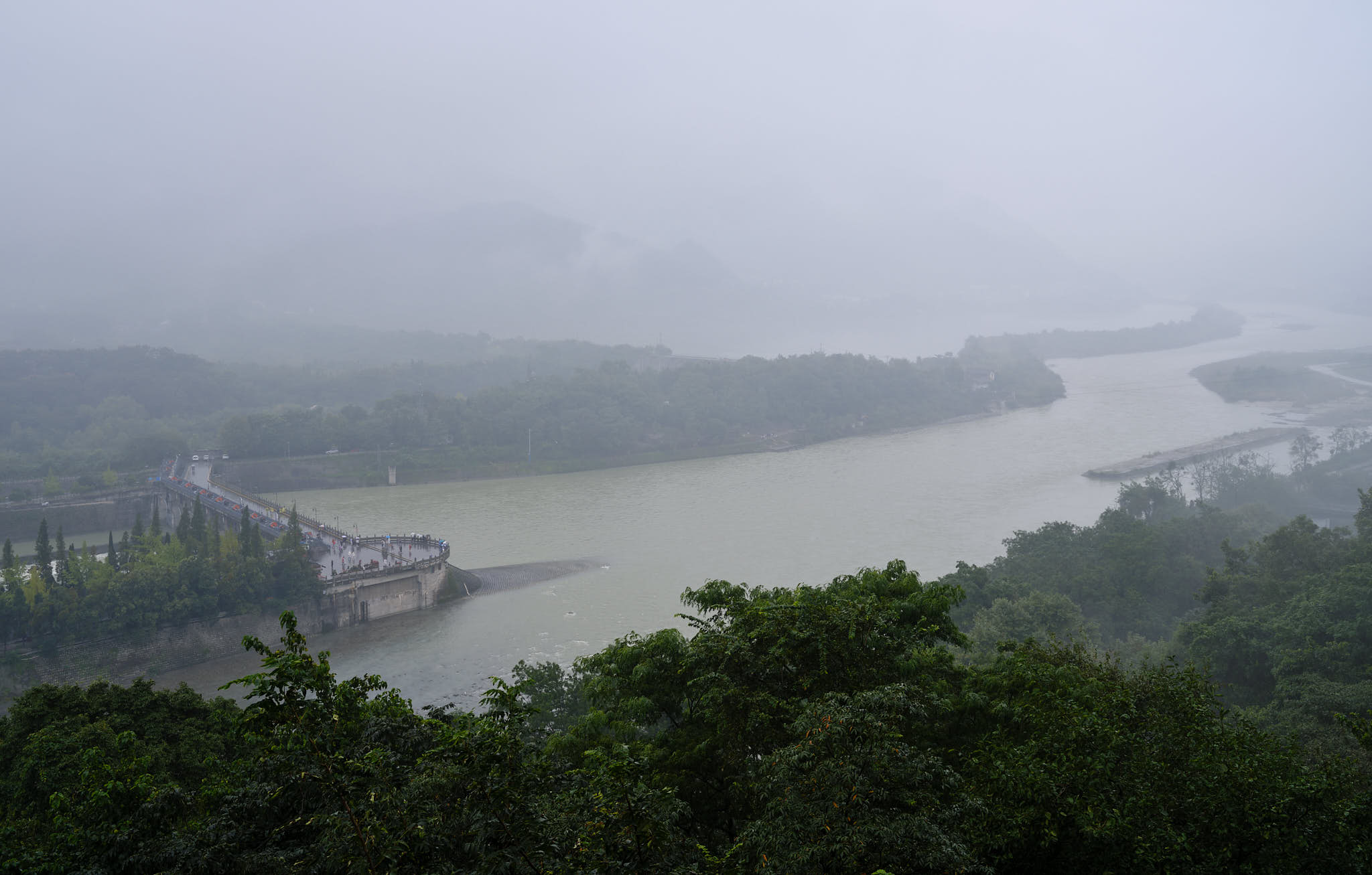 Dujiangyan water diversion in the fog