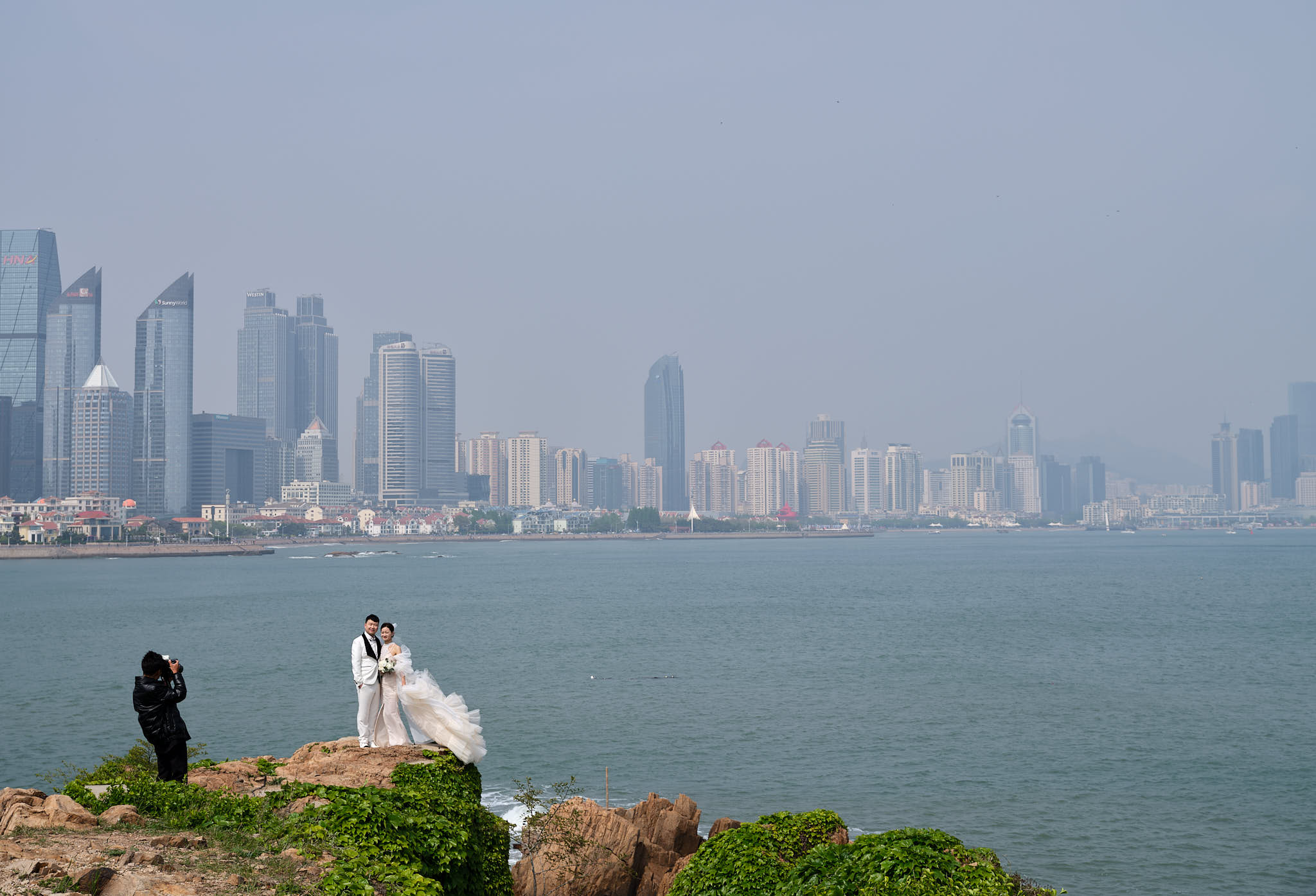 Wedding portrait at beach in Qingdao