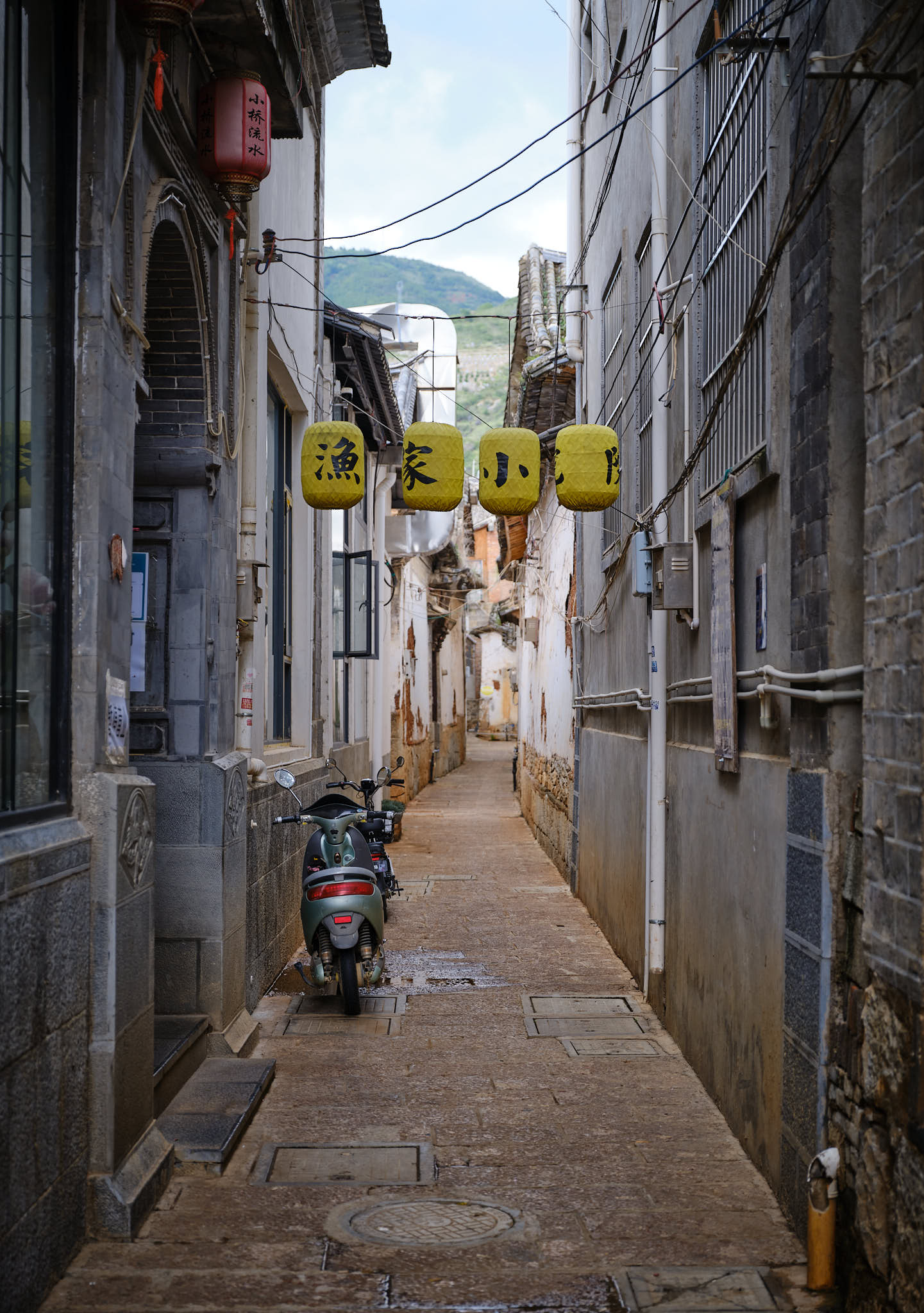 Empty alley with Chinese sign in Shuanglang