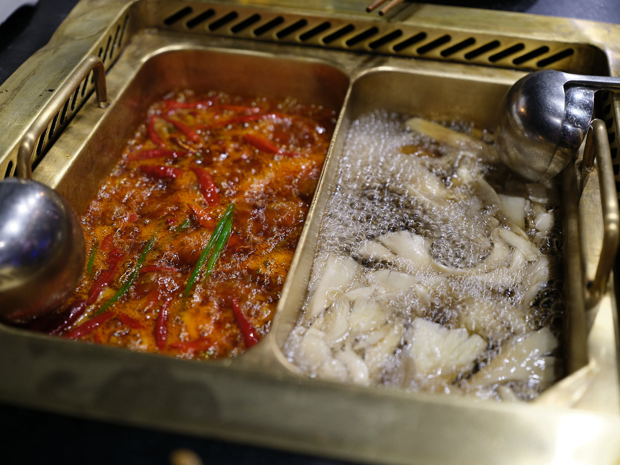 Chengdu style spicy hotpot boiling
