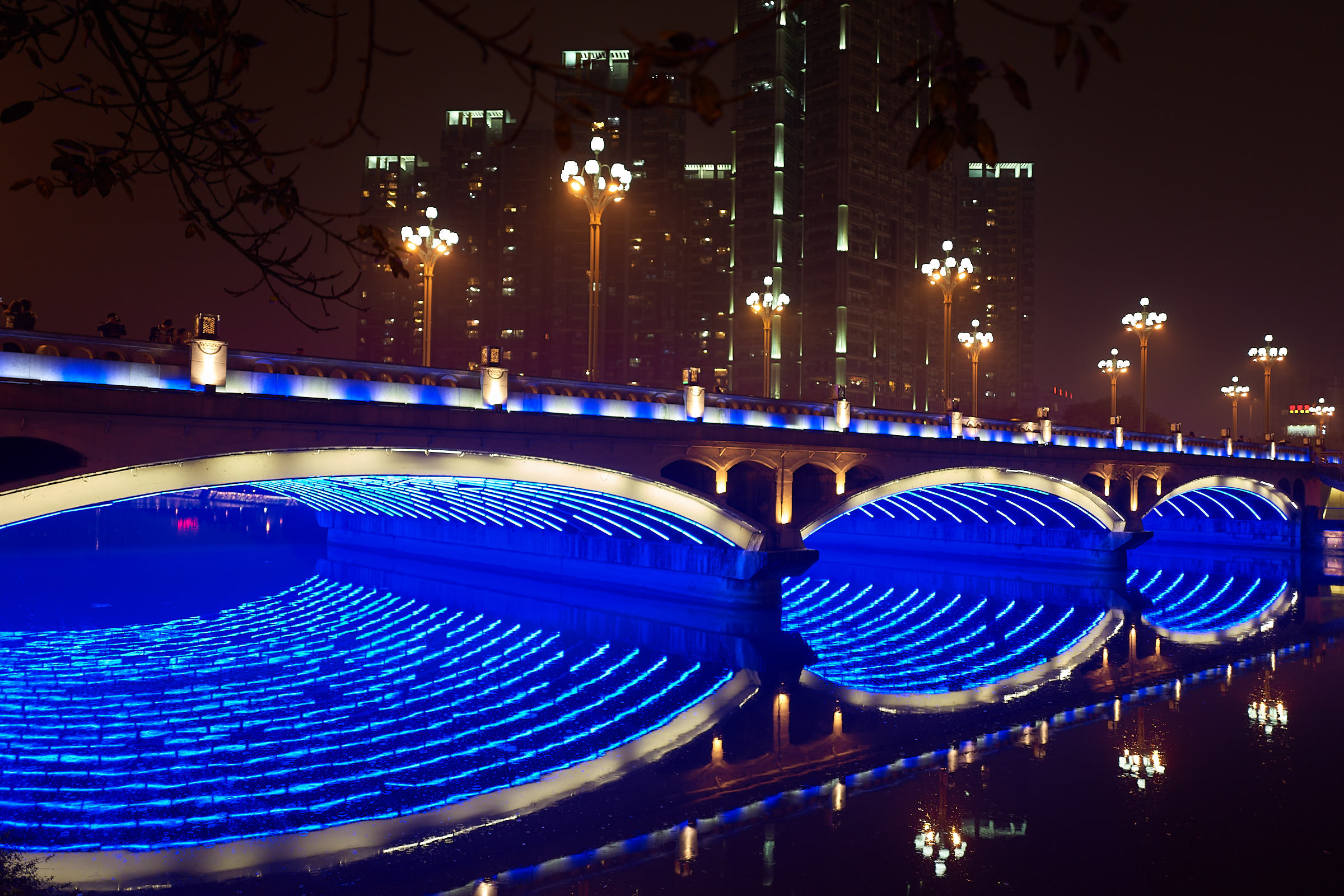 Bridge in Chengdu at night