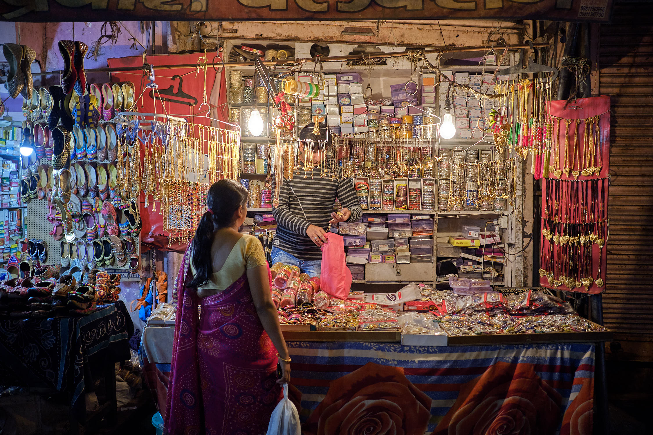 Jewellery street vendor in Jaipur